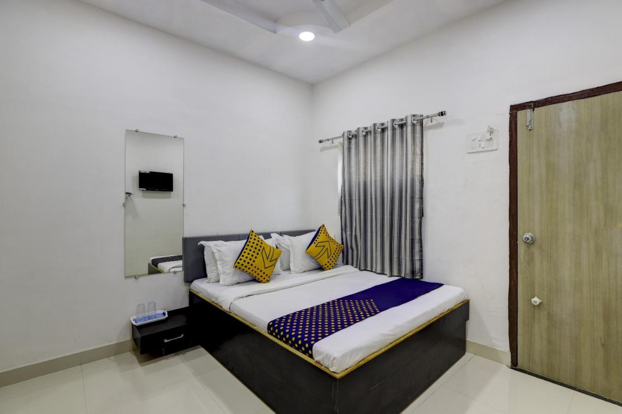 Spot On 71130 Hotel Shiv Krupa Anjār 외부 사진