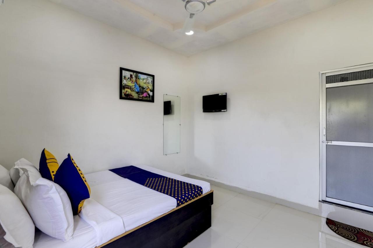 Spot On 71130 Hotel Shiv Krupa Anjār 외부 사진