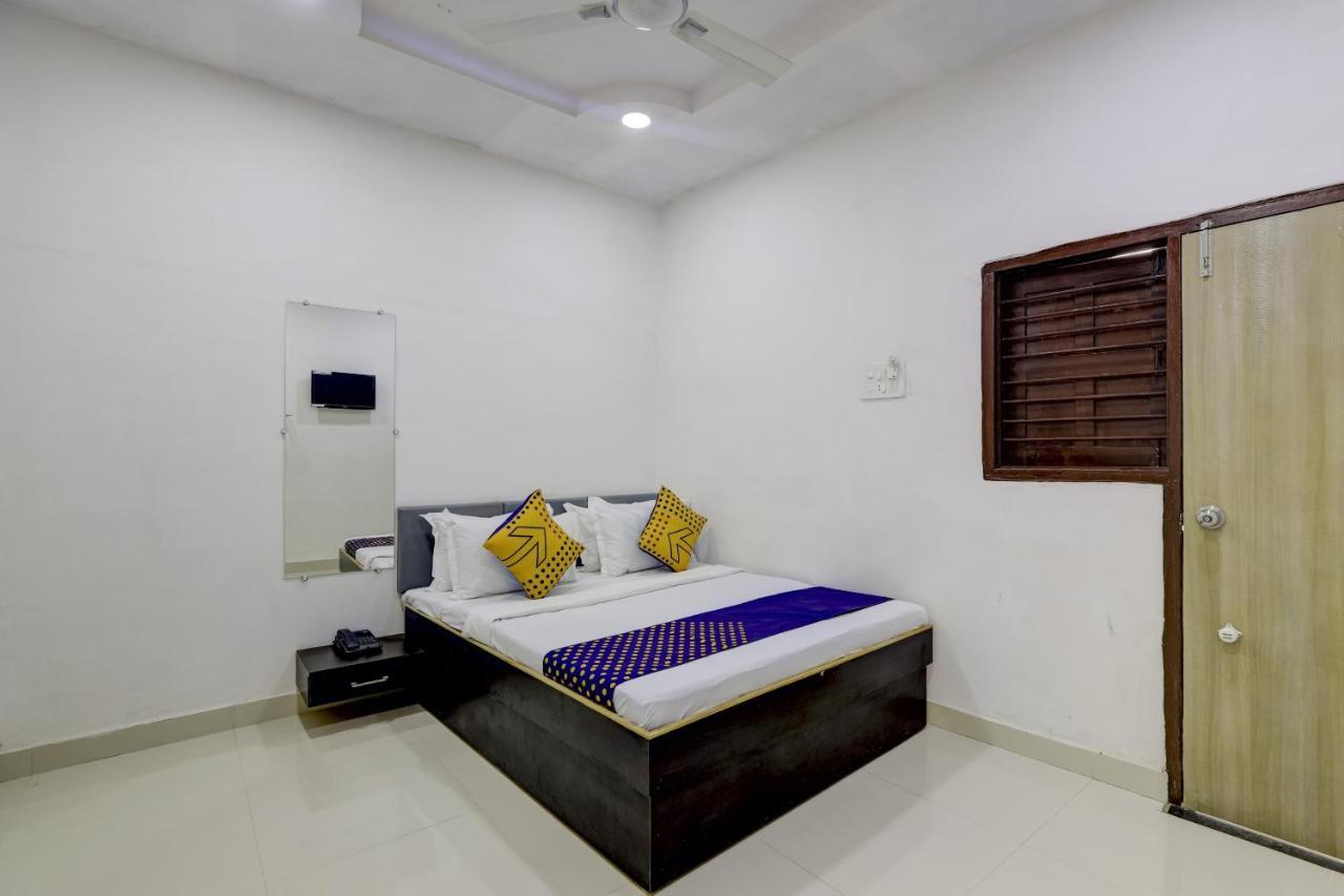 Spot On 71130 Hotel Shiv Krupa Anjār 외부 사진